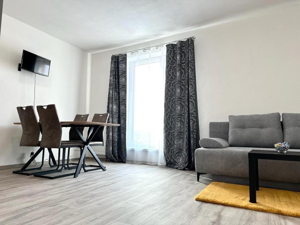 Sky Apartments 504 เปิลเซน ภายนอก รูปภาพ